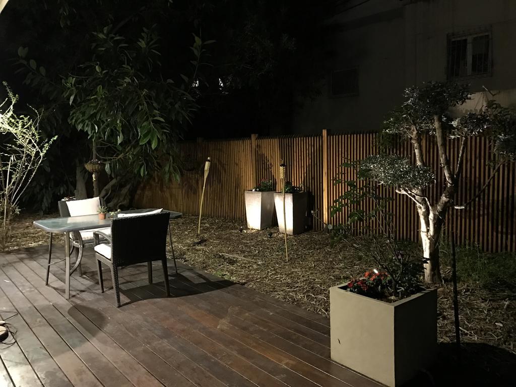 Luxurious By The Beach Apartment With Garden テル・アビブ エクステリア 写真