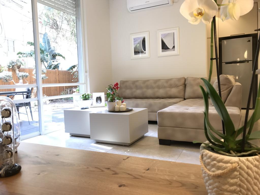 Luxurious By The Beach Apartment With Garden テル・アビブ エクステリア 写真