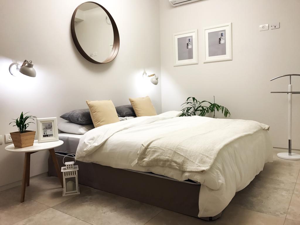 Luxurious By The Beach Apartment With Garden テル・アビブ エクステリア 写真