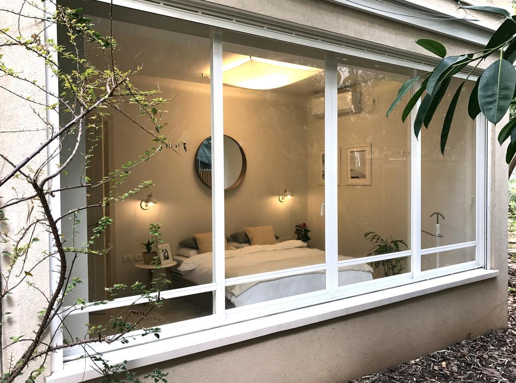 Luxurious By The Beach Apartment With Garden テル・アビブ エクステリア 写真