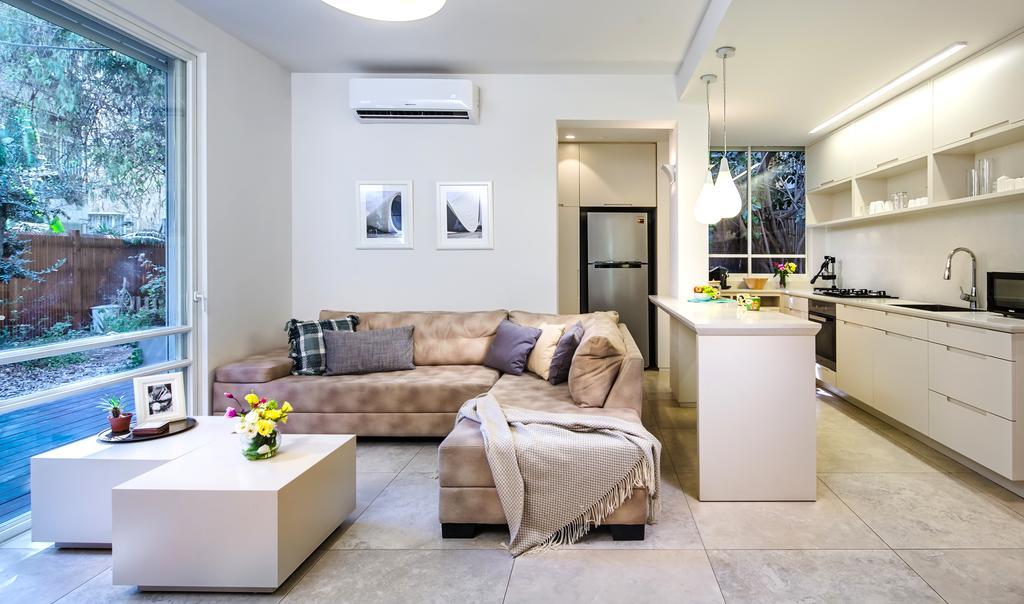 Luxurious By The Beach Apartment With Garden テル・アビブ エクステリア 写真