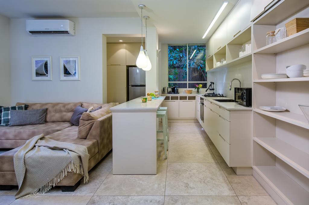 Luxurious By The Beach Apartment With Garden テル・アビブ エクステリア 写真