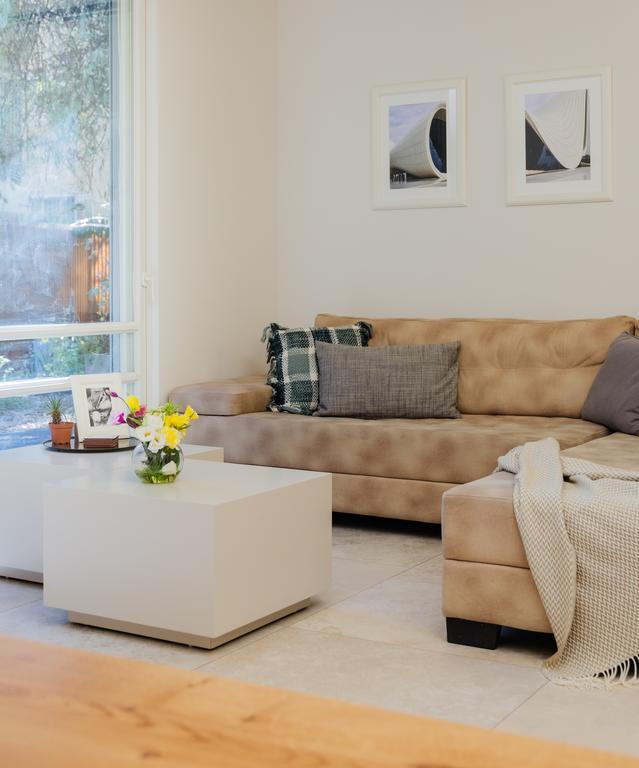 Luxurious By The Beach Apartment With Garden テル・アビブ エクステリア 写真