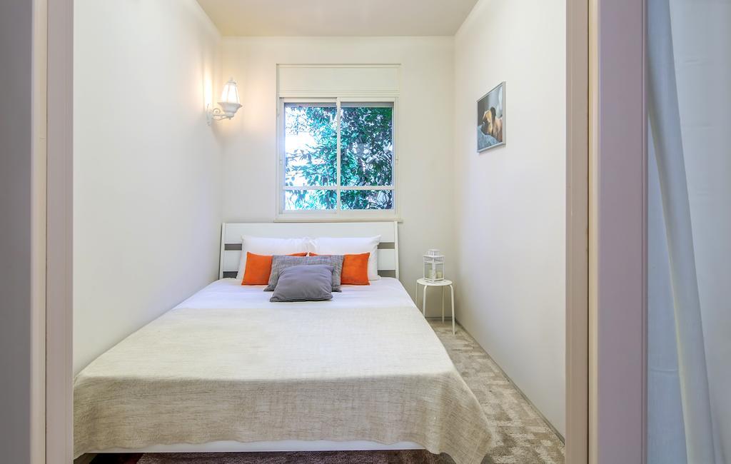 Luxurious By The Beach Apartment With Garden テル・アビブ エクステリア 写真